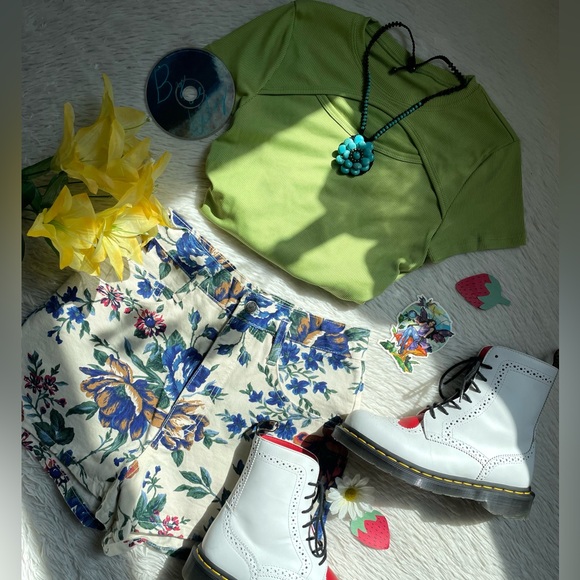 90s Vintage Breaker jeans sportswear floral high waist shorts - Picture 6 of 17